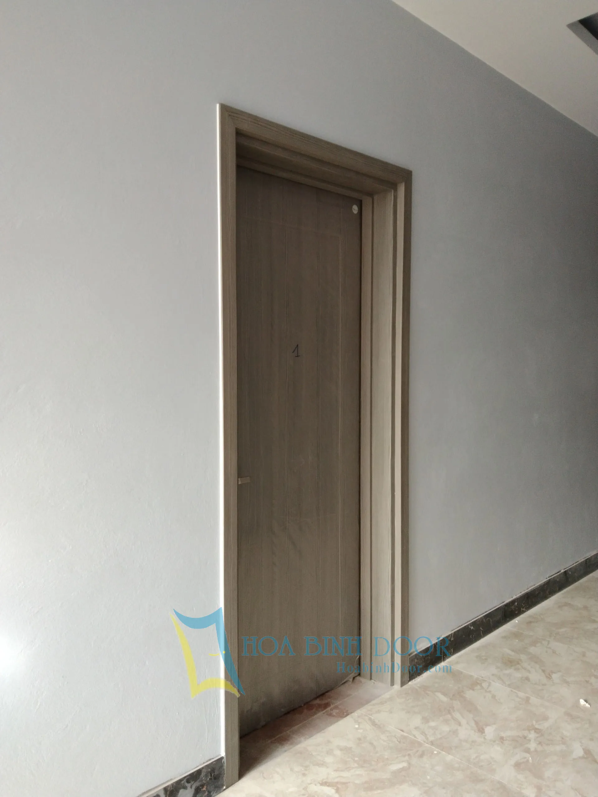 Cửa Nhựa Giả Gỗ Composite Giá Rẻ